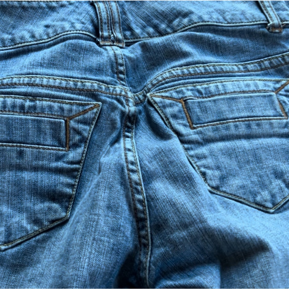 EUC CAbi Jeans Style 347 Lou Lou Classic Casual Denim Light Wash Women’s Size 4 - Picture 11 of 16